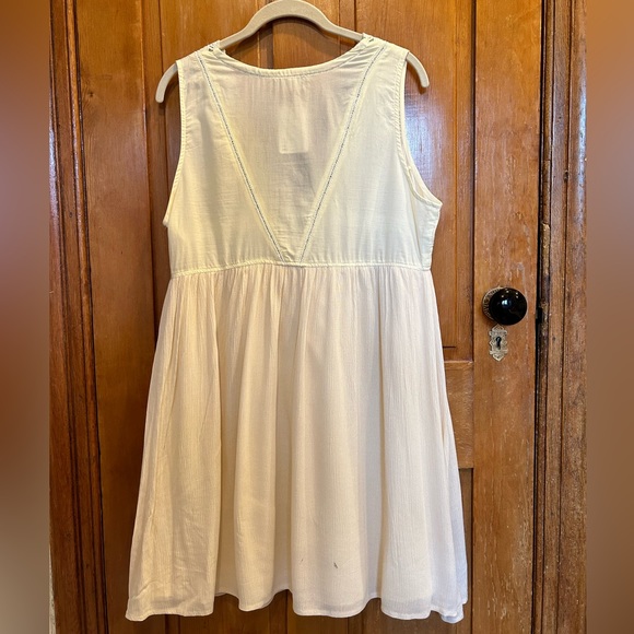 Hem & Thread Cream Dress - Picture 7 of 11